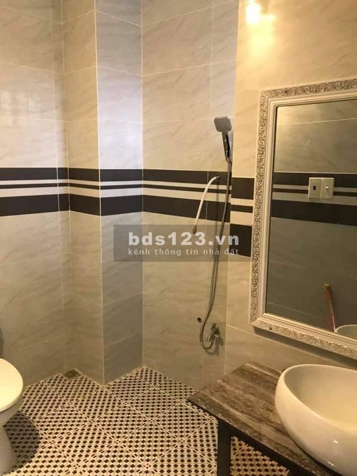 Huỳnh Văn Nghệ oto đỗ cửa, 45m2 x 2 lầu, 3PN, ngang 4m giá chỉ 4.3 tỷ.