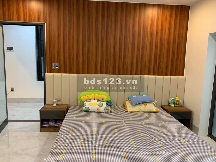 Bán gấp nhà phố Hoàng Văn Thái dt 50m2 phân lô quân đội 2 thoáng trước sau tặng nội thất 4.2 Tỷ