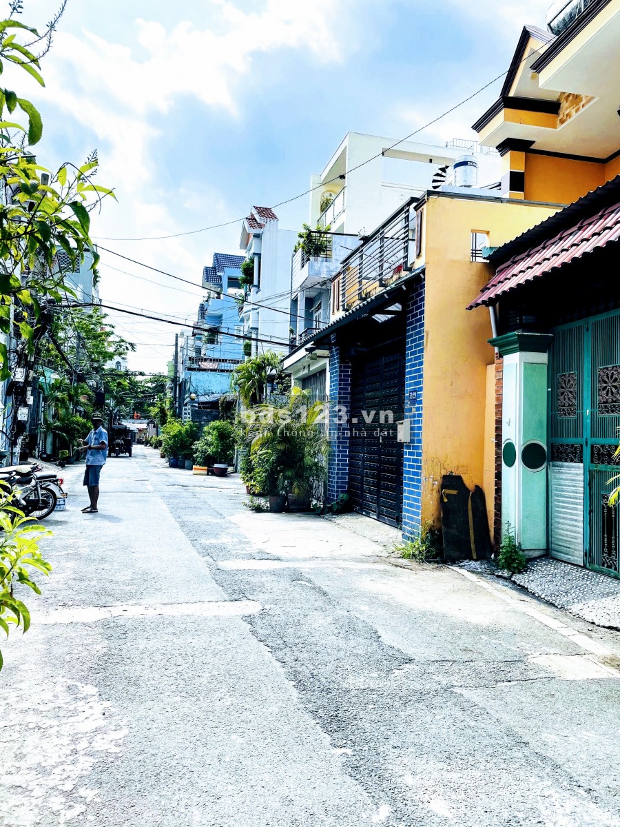 Bán Nhà phường 12 Quận Gò vấp đúc 3 tầng đường Đỗ Thúc Tịnh diện tích 70m2 giá rẻ