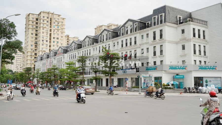 Bán căn shophouse Nam Trung Yên, pháp lý rõ ràng, sổ hồng trao tay, bàn giao nhận nhà ngay