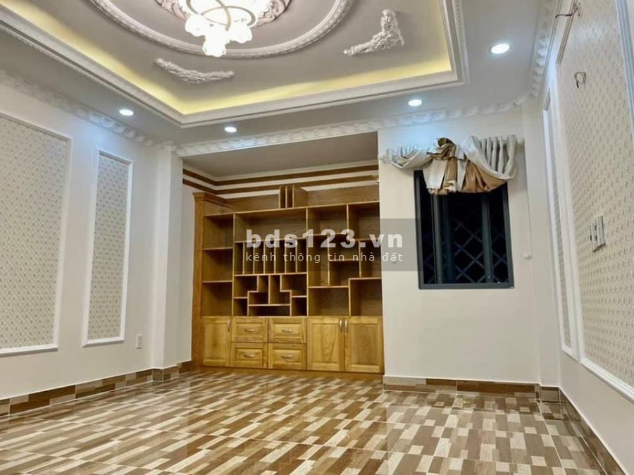 Bán Gấp nhà 4 Tầng, Ngang 6.3m HXH 3/2 Q10, Bán thấp hơn Bank định giá