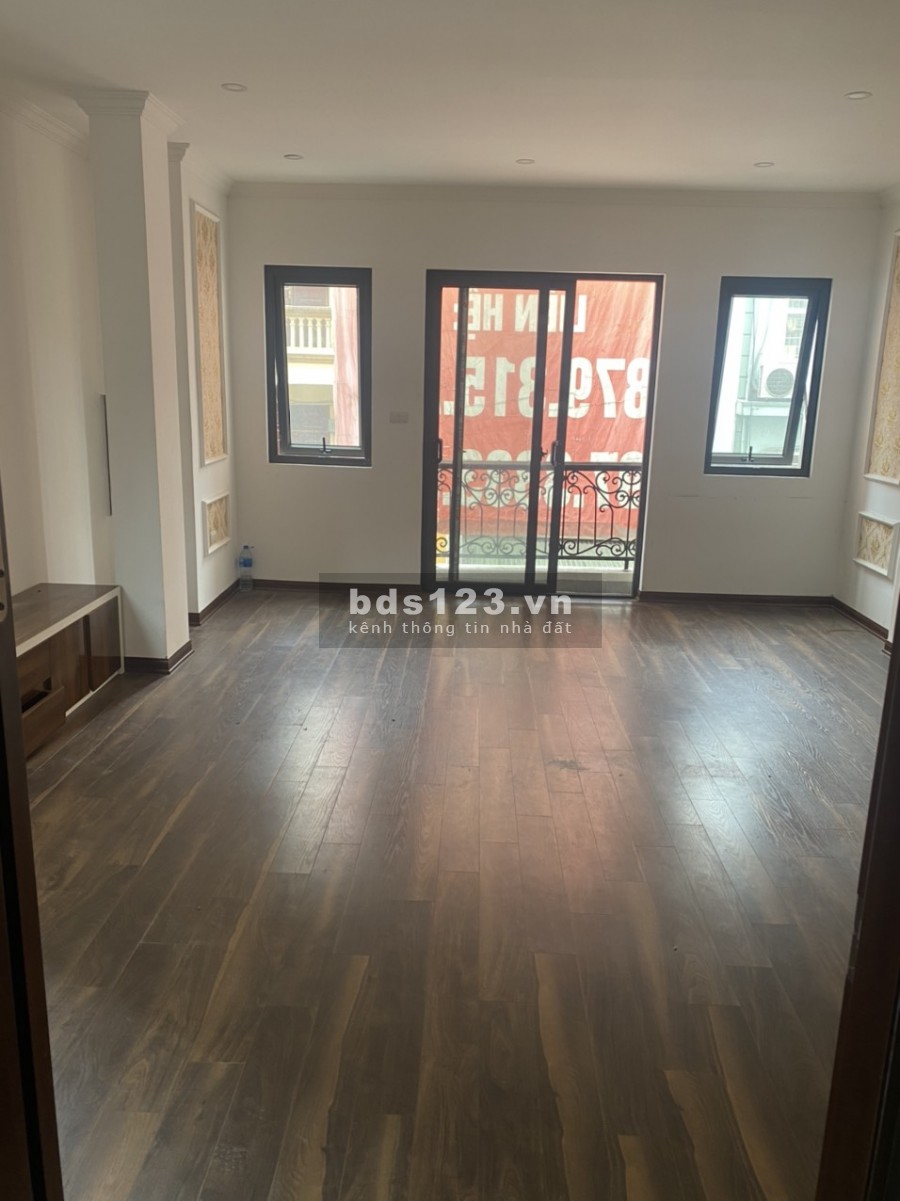 Nhà mình cần cho thuê sàn làm văn phòng dtsd 35m2 giá chỉ 6 triệu tại Nguyễn Trãi