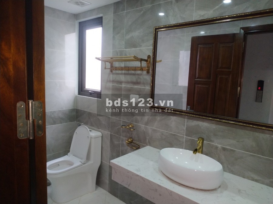 Nhà mình cần cho thuê sàn làm văn phòng dtsd 35m2 giá chỉ 6 triệu tại Nguyễn Trãi