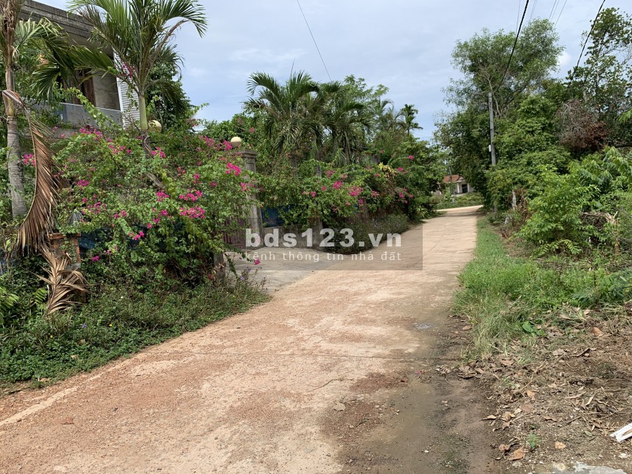 Bán nhanh lô đất 3 mặt tiền Hồ Biểu Chánh, Hương Thuỷ, khu dân cư đông đúc, giá tốt