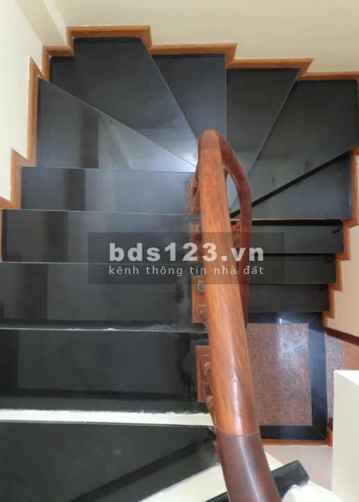 Bán nhà Phương Canh, lô góc ô tô nội thất diện tích 35m2, 5 tầng mt rộng, giá chỉ nhỉnh 3 tỷ