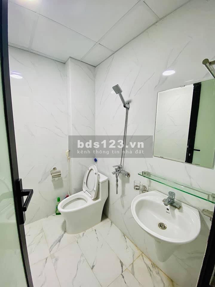Cần bán nhà rộng, giá rẻ, trung tâm Quận Hà Đông, diện tích 59/70m giá bán 5.9 tỷ, sổ sẵn