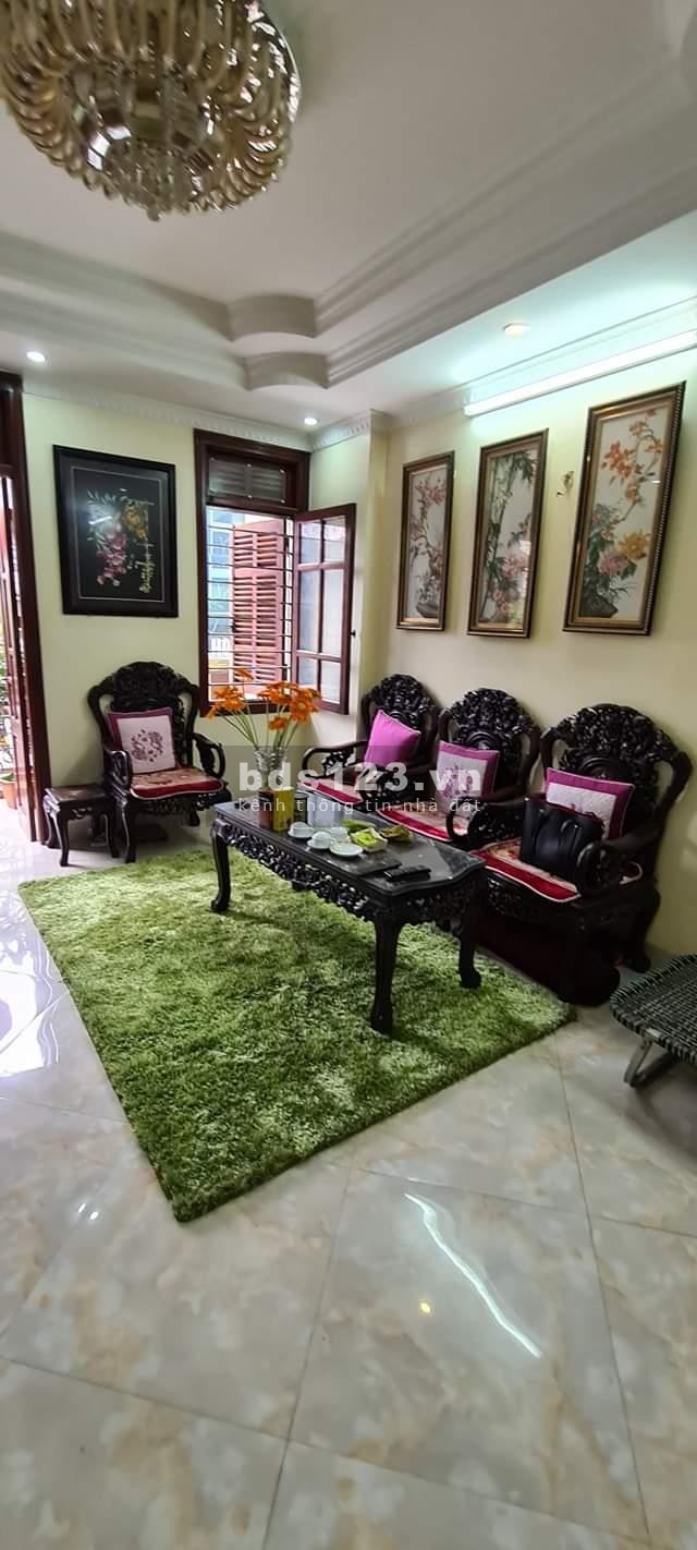 Nhà đẹp Trần Thái Tông, Cầu Giấy, gara, ngõ thoáng, chỉ 6 tỷ 25, thương lượng, lh 0852343968