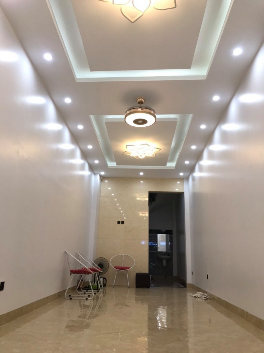 Bán nhà nguyên căn mặt phố xây mới Đền Lừ, Quận Hoàng Mai, giá bán 11 tỷ, 5 tầng đúc