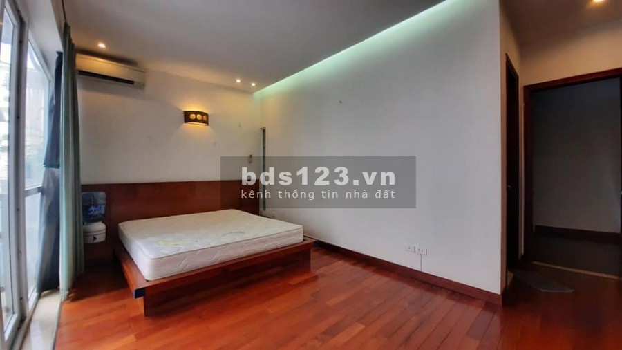 Ô tô chạy vòng quanh nhà nguyên căn đẳng cấp 4 tầng dtsd 95m2, chủ xịn giá 12 tỷ Nguyễn Văn Cừ