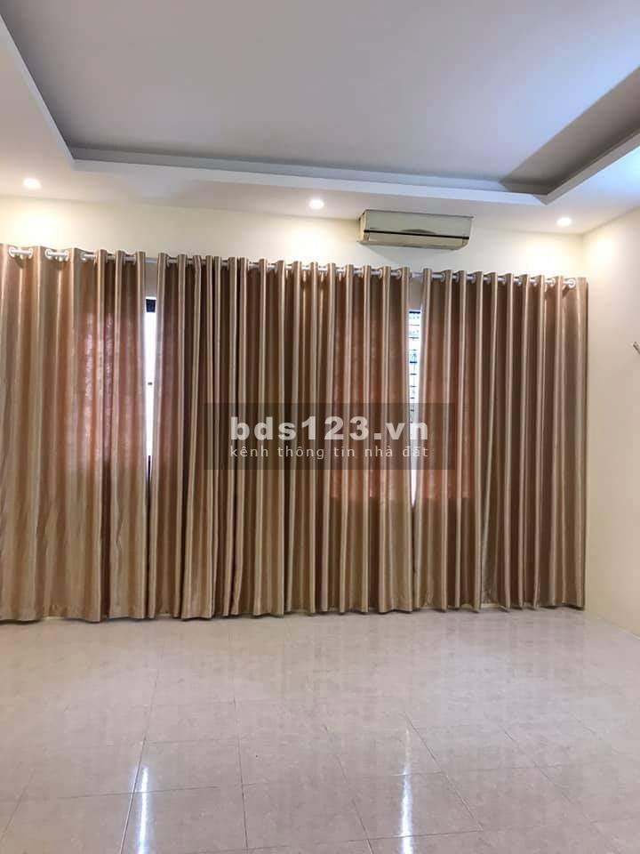Bán nhà nguyên căn đẹp 3 phòng ngủ, ở ngay, chủ thiện chí, đúc 3 tầng, giá tốt đầu tư