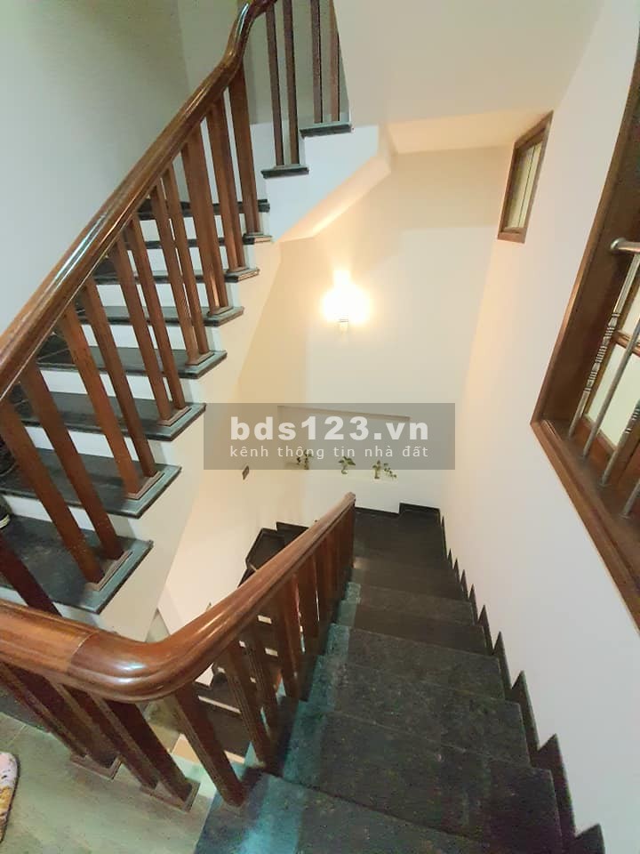 Bán gấp nhà mặt phố Vĩnh Phúc kinh doanh đỉnh LH Mr Hiếu 0326435946