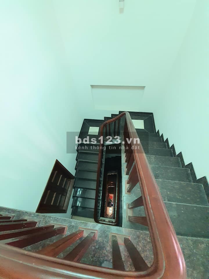 Bán gấp nhà mặt phố Vĩnh Phúc kinh doanh đỉnh LH Mr Hiếu 0326435946