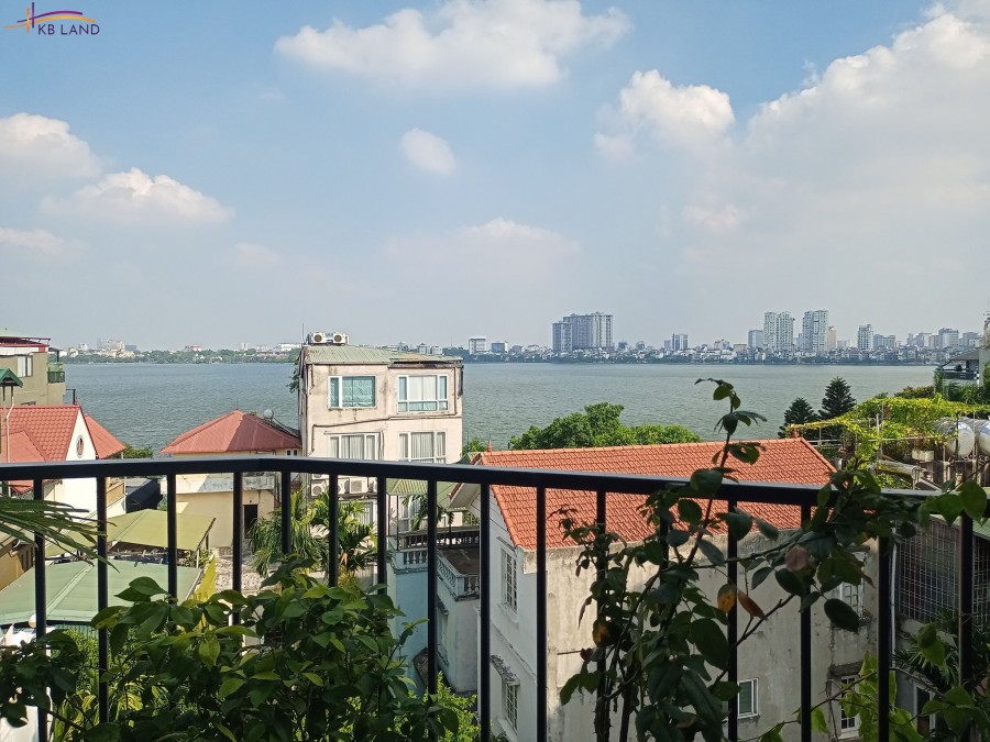 Bán căn hộ dịch vụ Quảng Khánh, dtsd 96m2, 8 tầng, 7 căn hộ, view hồ Tây, 800USD/phòng