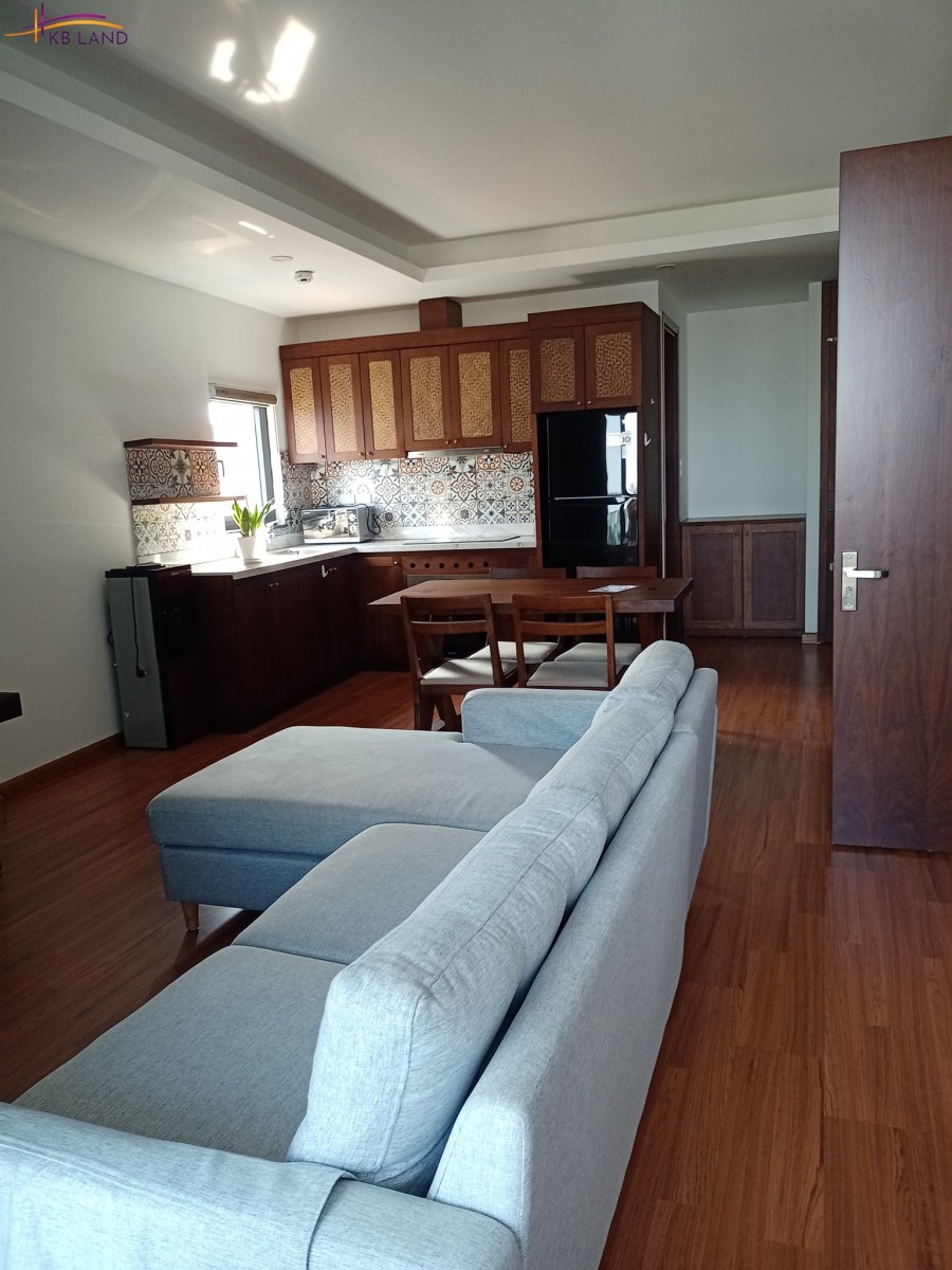 Bán căn hộ dịch vụ Quảng Khánh, dtsd 96m2, 8 tầng, 7 căn hộ, view hồ Tây, 800USD/phòng