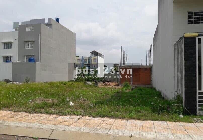 Kẹt tiền bán lô đất mặt tiền 42m tại Long Nguyên Bình Dương, thổ cư 100%, thương lượng