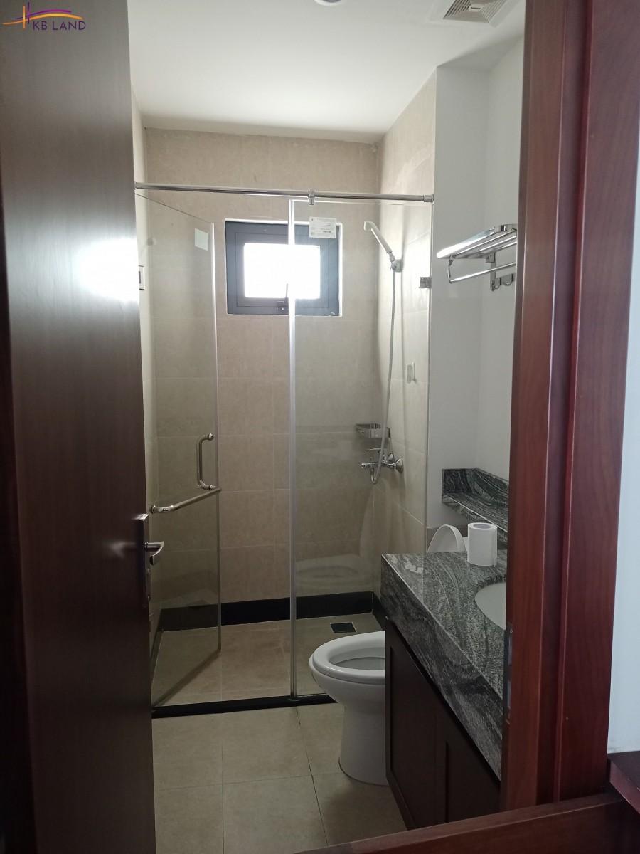 Bán căn hộ dịch vụ Quảng Khánh, dtsd 96m2, 8 tầng, 7 căn hộ, view hồ Tây, 800USD/phòng