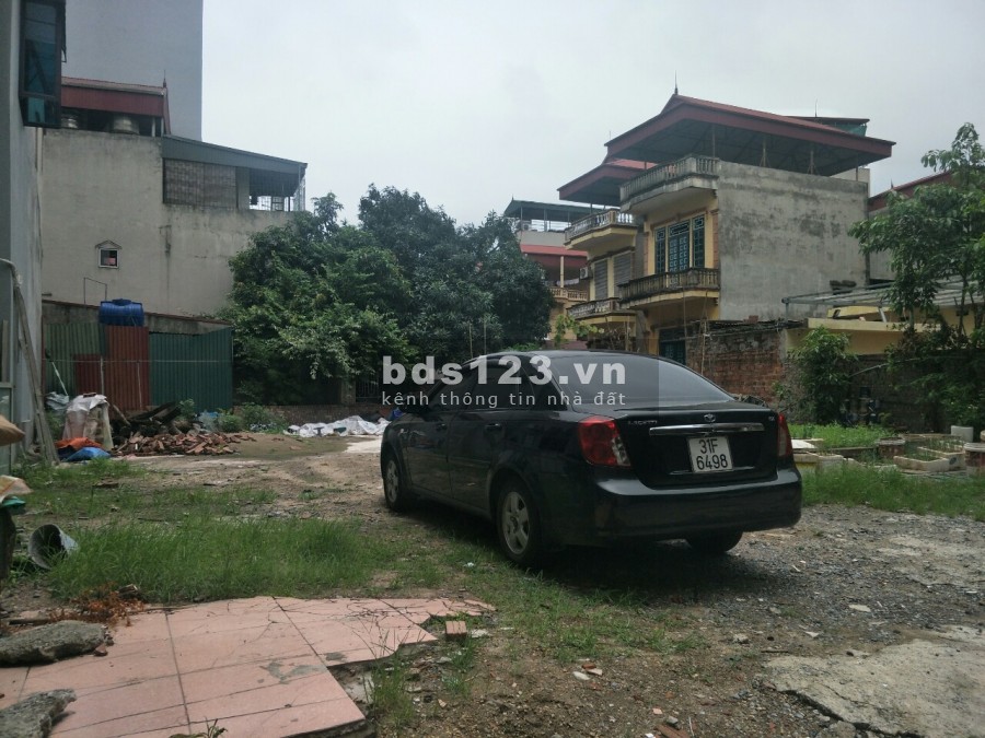 Bán đất Thạch Bàn dt 300m2 đất, mặt tiền 15m, giá 19 tỷ, chia lô, xây khách sạn, đầu tư