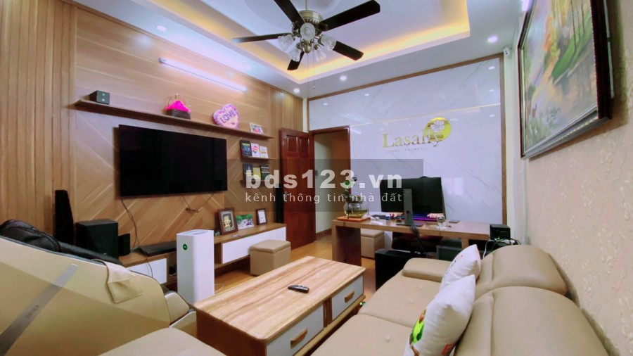 Bán nhà nguyên căn dt 54m2, 6 tầng đúc đẹp, thang máy xịn, ô tô chỉ hơn 9 tỷ, lh 0976469163