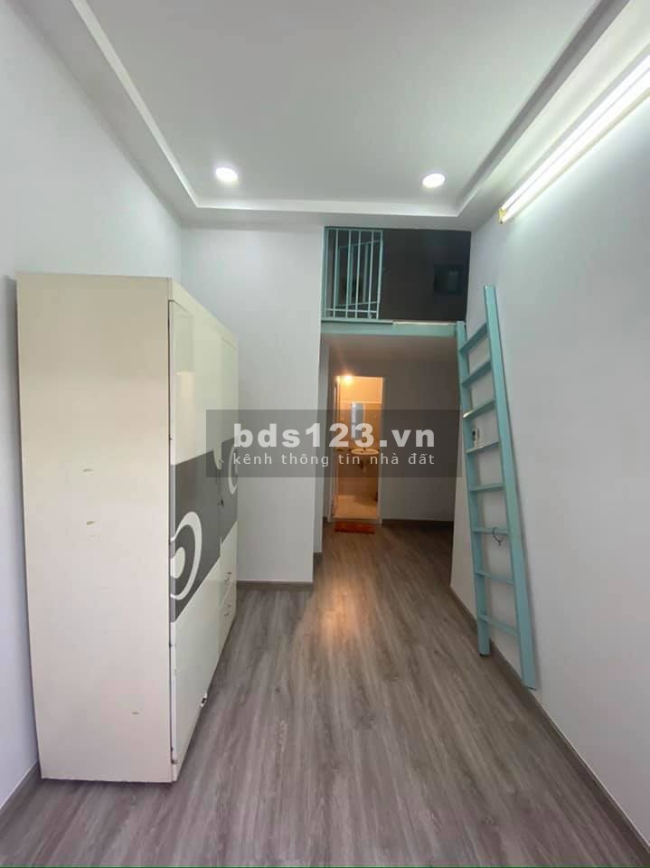 Phú Nhuận Phan Xích Long 2 tầng giá 2.7 tỷ. Khu VIP hẻm ba gác tiện để ở lâu dài lh 0969476617