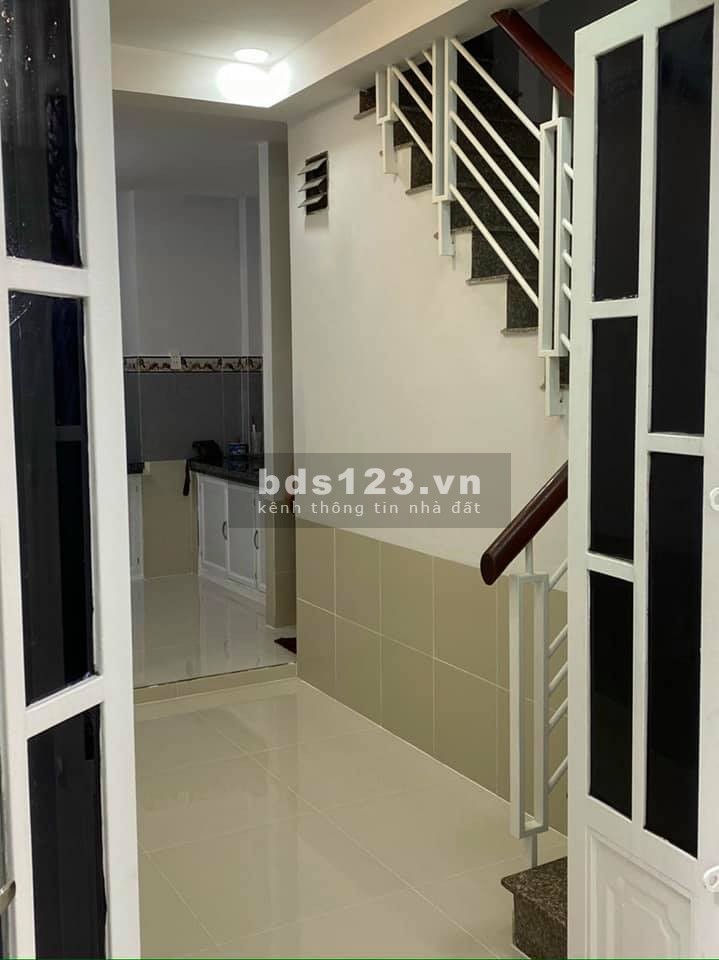 Phú Nhuận Phan Xích Long 2 tầng giá 2.7 tỷ. Khu VIP hẻm ba gác tiện để ở lâu dài lh 0969476617