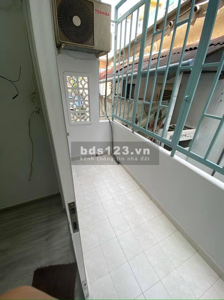 Phú Nhuận Phan Xích Long 2 tầng giá 2.7 tỷ. Khu VIP hẻm ba gác tiện để ở lâu dài lh 0969476617