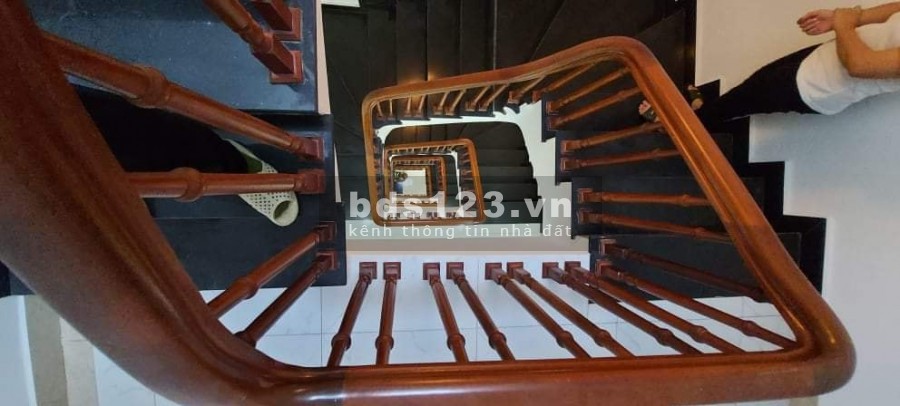 Hàm Nghi - Mỹ Đình, đúc kiên cố 6 tầng diên tích sử dụng 40m2, ô tô đỗ cửa, kinh doanh, 6 tỷ