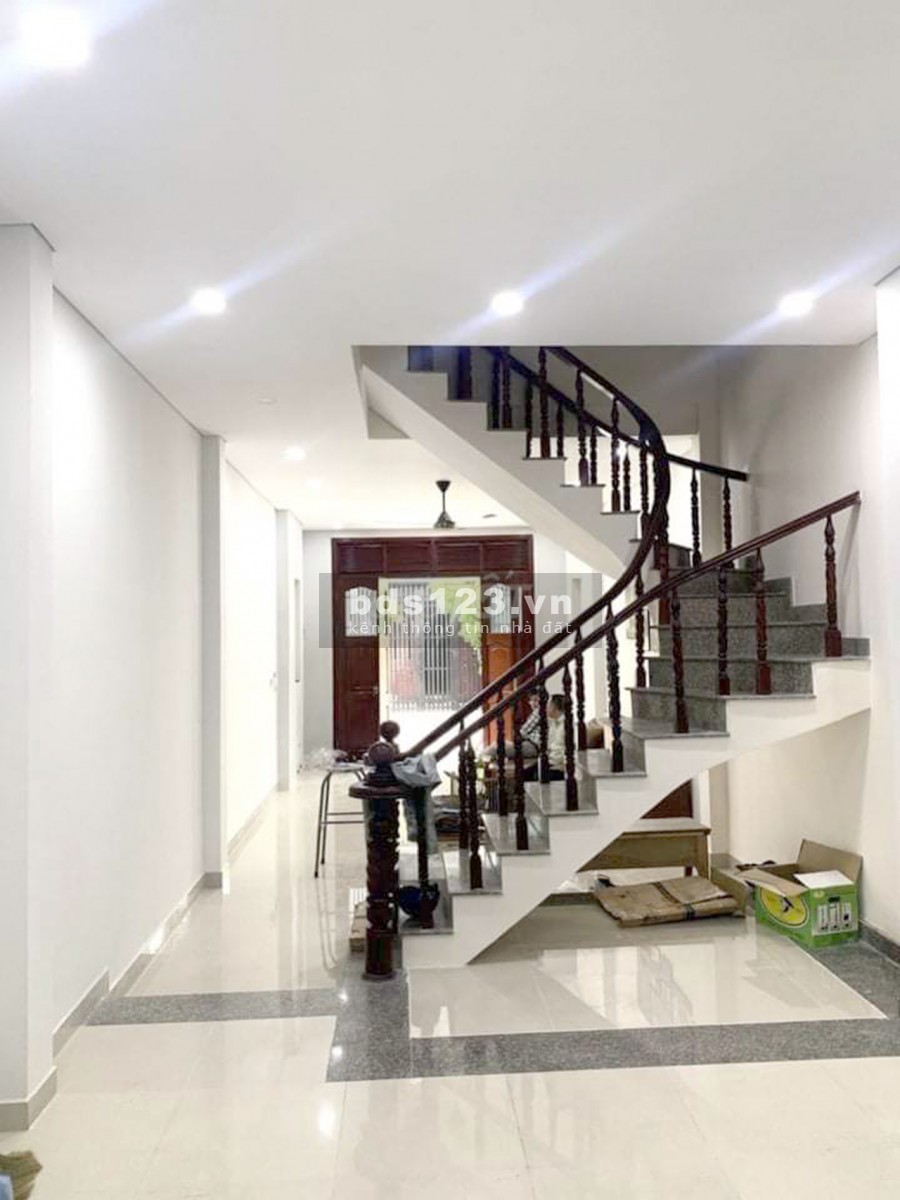 Bán nhà hẻm xe hơi Thành Thái Quận 10 diện tích sử dụng 45m2 có 3 lầu 4PN