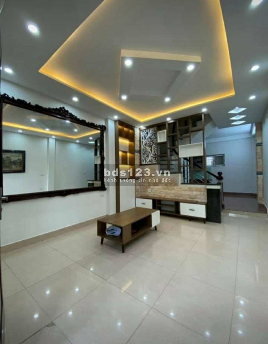 Phân lô ô tô đỗ cửa Võ Chí Công diện tích sử dụng 42m2 đúc 5 tầng, giá nhỉnh 4 tỷ
