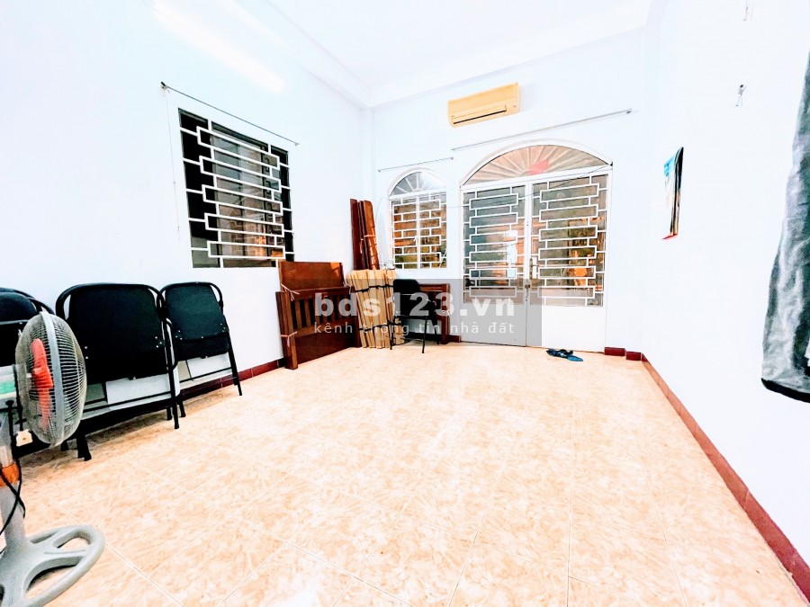 Bất Động Sản Vip Quận Gò Vấp, Nhà 3 Tầng, mặt tiền đường 20m, giá rẻ bất ngờ