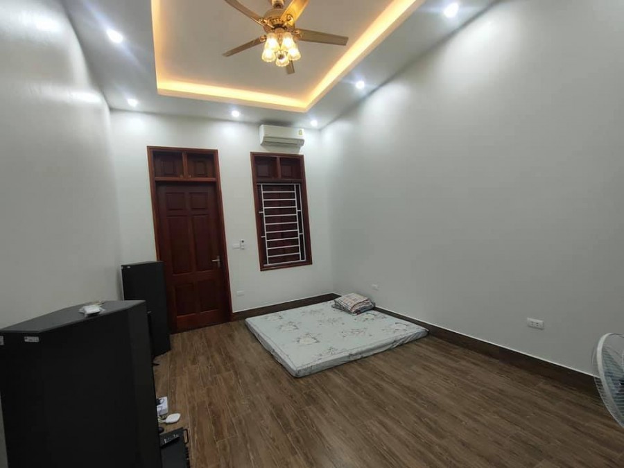 Bán nhà Nguyễn Văn Cừ, 2 mặt thoáng sáng tuyệt đối ngõ thông giá bất chấp dtsd 62m2, giá 4.75 tỷ