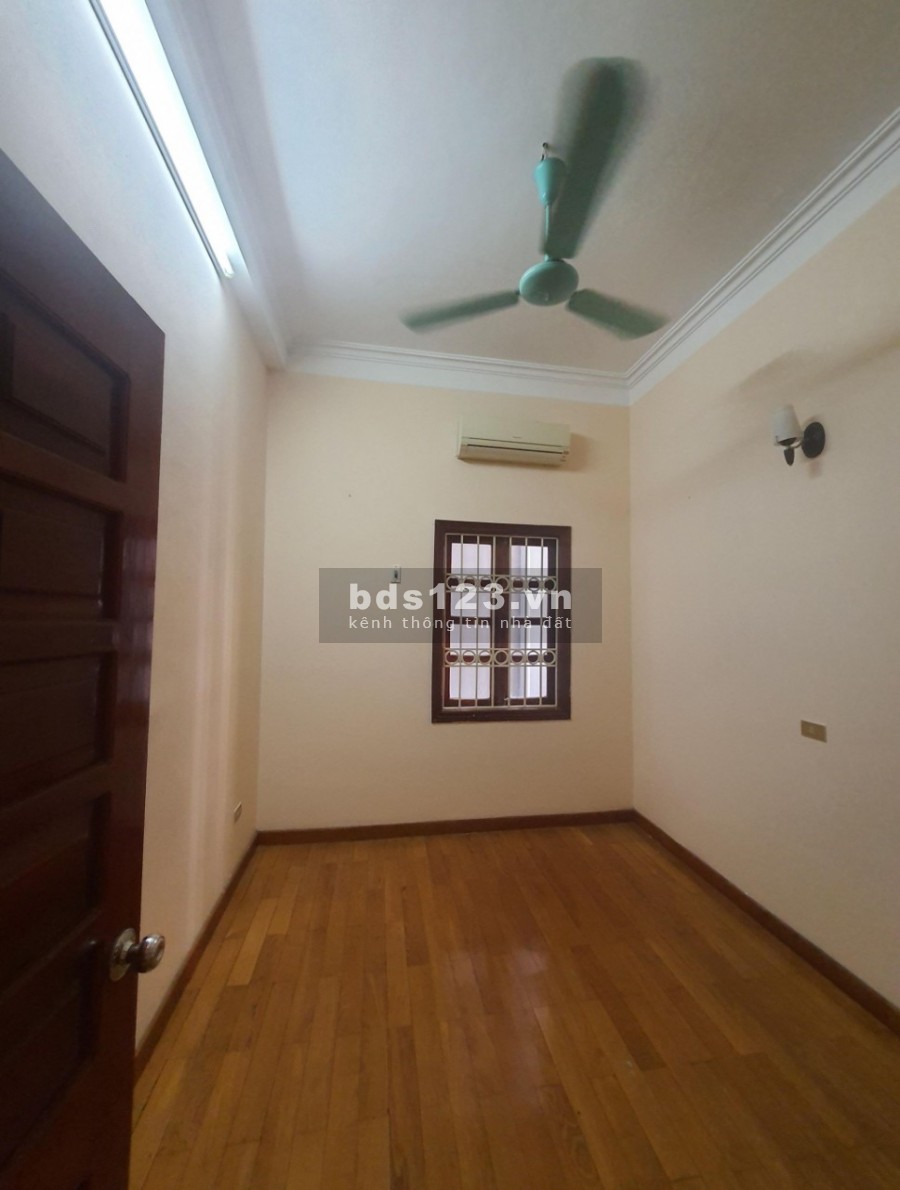 Bán gấp, ở ngay, lô góc vài bước ra phố, Vĩnh Phúc Ba Đình 58m2x4,MT5.5m, giá nhỉnh 5 tỷ.