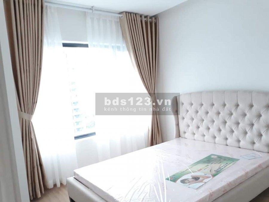 Chính chủ bán căn hộ 2 pn, tầng trung view Hồ Bơi, giá cực tốt liên hệ xem nhà 0934117218
