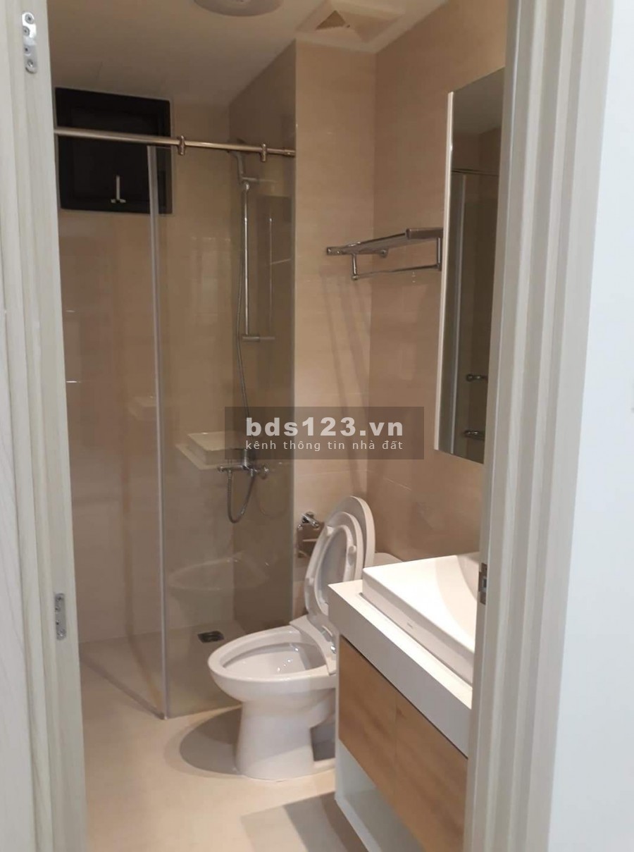 Chính chủ bán căn hộ 2 pn, tầng trung view Hồ Bơi, giá cực tốt liên hệ xem nhà 0934117218