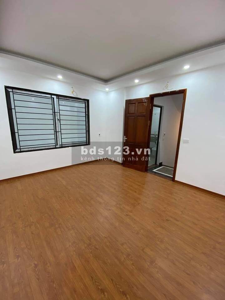 Nhà hiếm Xuân Phương nguyên căn 5 tầng ở sướng ô tô liên hệ 0962157266