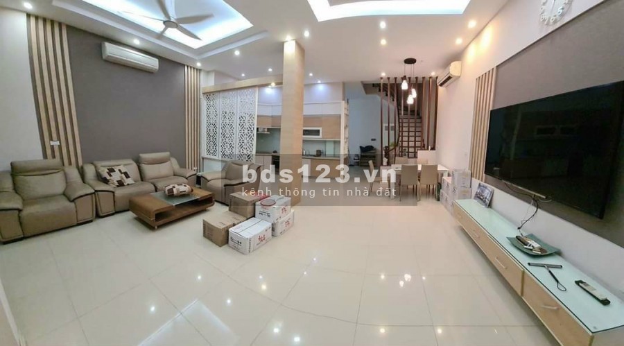 Bán nhà trung tâm Quận Cầu Giấy, lô góc dòng tiền tốt diện tích 72m2 giá hơn 5 tỷ