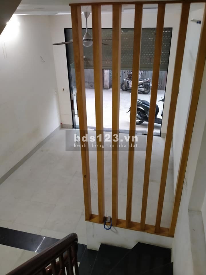 Ngõ thông, đường rộng phân lô kinh doanh ô tô chạy vòng quanh giá bán 5.4 tỷ, sổ đỏ sẵn