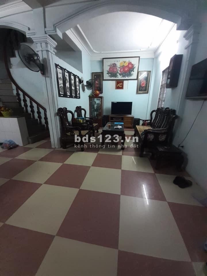 Bán gấp nhà riêng Giáp Bát, Hoàng Mai 3 tầng diện tích sử dụng 54m2 giá nhỉnh 4 tỷ