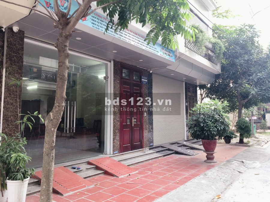 Bán nhà Dọc Bún vị trí đẹp mặt tiền rộng hai mặt phố kinh doanh văn phòng, giá bán 7.4 tỷ