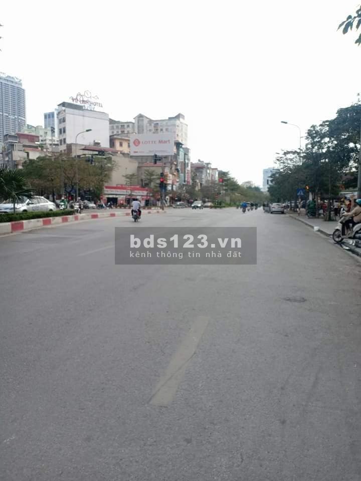 Bán nhà nguyên căn kinh doanh Nguyễn Phong Sắc, dtsd 51m2, giá 4.5 tỷ, lh 0975513371