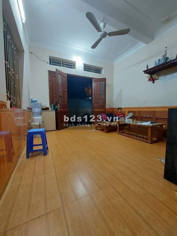 Bán nhà nguyên căn phố Ngũ Nhạc diện tích gần 100m2, giá siêu rẻ 4.65 tỷ, sổ đỏ vuông đẹp
