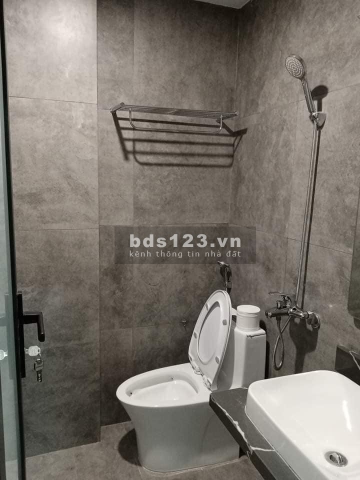 Nhà bán Nguyễn Văn Huyên dt 70m2 5 tầng mt 5m giá bán chỉ 13.8 tỷ Quận Cầu Giấy