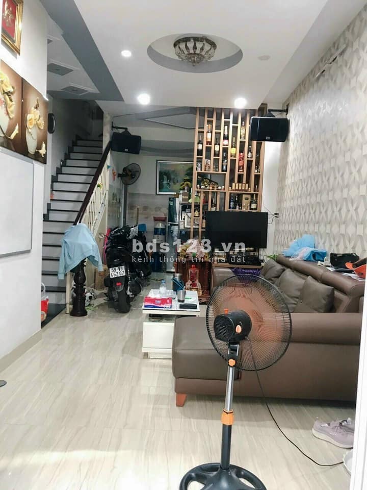 Gấp chủ xoắn bán gấp nhà Trường Chinh, Tân Bình, diện tích sử dụng 40m2 giá hời