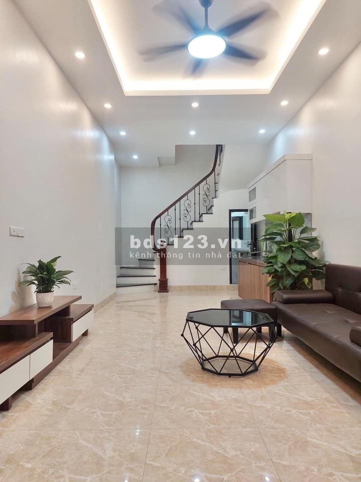 Bán nhà siêu phẩm 5 tầng đúc Giải Phóng, hạ chào 100 triệu dtsd 50m2, giá nhỉnh 4 tỷ