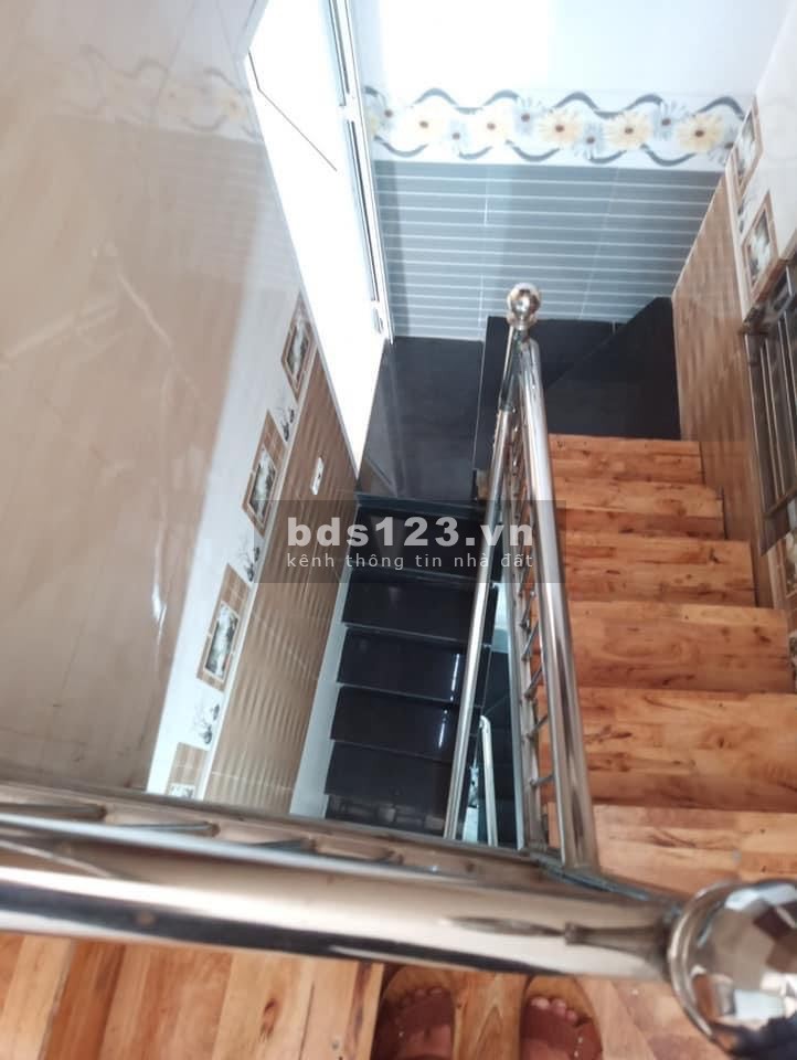 Bán nhà Phố - Quan Nhân, Thanh Xuân diện tích sử dụng 29m2, 3 tầng giá rẻ 2,35 tỷ