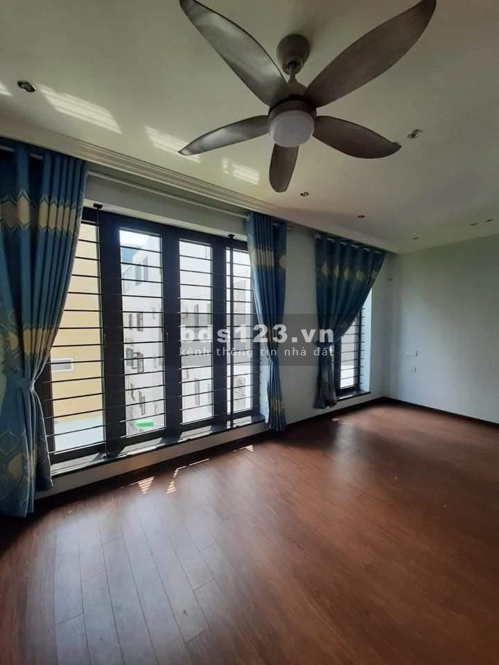 Biệt thự đẹp ở Nguyễn Tuân diện tích sử dụng 95m2 đúc 7 tầng kiên cố hướng tốt, lhcc