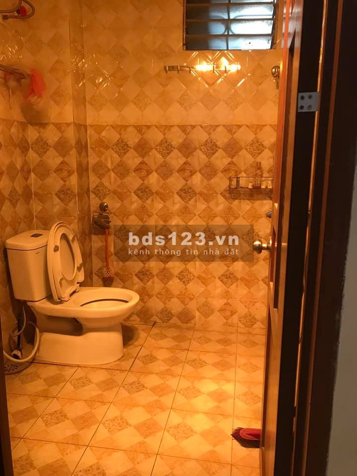 Bán đất tặng nhà 2 tầng phố Đội Cấn Ba Đình mặt tiền 3,7m- 68m2 giá 6.6 tỷ