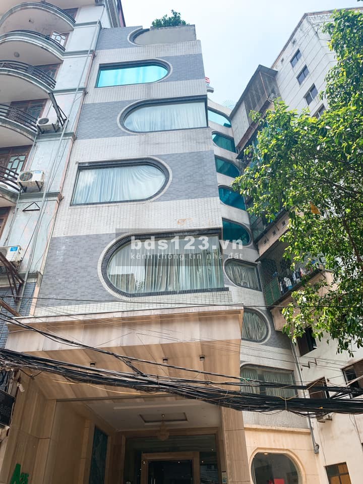 Tòa nhà tổ hợp khách sạn văn phòng MP Phương Liệt 12 tầng, 2 hầm doanh thu 300TR/TH giá 69 tỷ