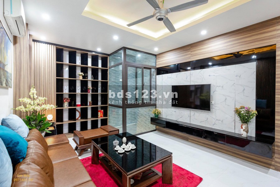 Bán nhà nguyên căn Quận Đống Đa, giá hấp dẫn diện tích 25m2, 5 tầng đúc, giá 2.2 tỷ