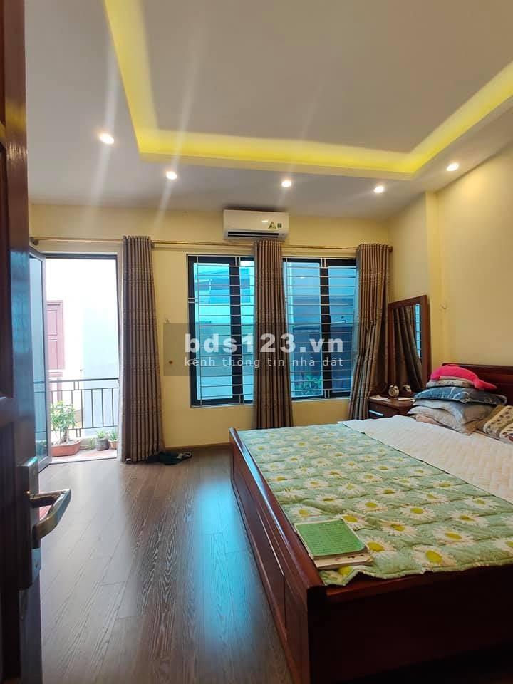Bán nhà Cầu Diễn, diện tích 51m2, nhà rộng sát hồ điều…