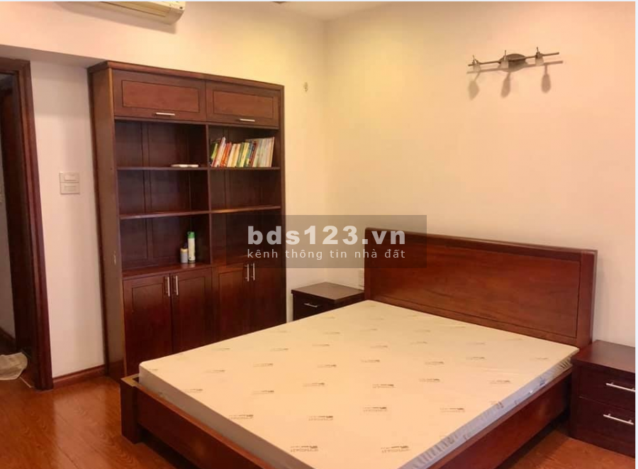 Bán gấp nhà 5 tầng phố Nguyễn Khánh Toàn, Cầu Giấy, dtsd 55m3, ô tô đỗ, giá chỉ 4,5 tỷ
